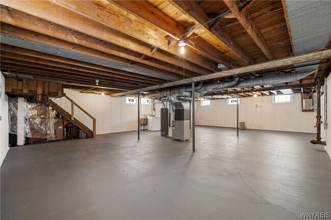 Building Photo - 133 Halstead Ave