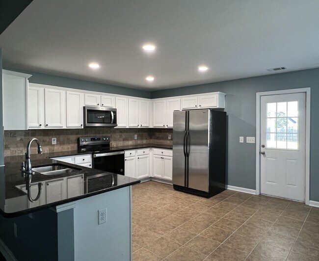 Building Photo - Home for rent in Prattville