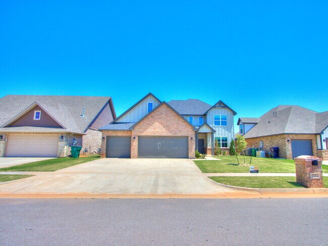 Building Photo - 3212 Hayven Cir