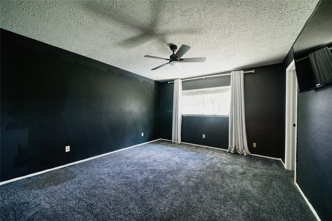 Building Photo - 10127 Fernstone Ln