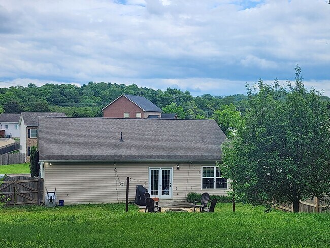 Building Photo - Knoxville 37920 - 3 bedroom 2 bath - call ...
