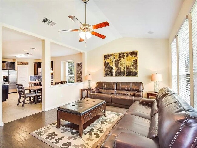 Building Photo - 140 Moulins Ln