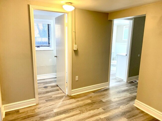 Building Photo - Spacious 4-Bedroom Home in Berkeley – Grea...