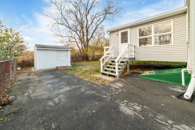 Building Photo - 46 Elaine Rd