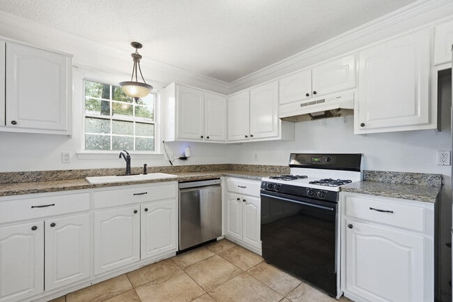 Building Photo - 357 Timber Wind Dr