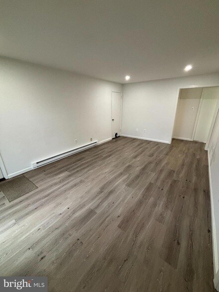 Building Photo - 612 N Shady Retreat Rd