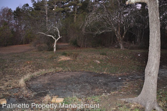 Building Photo - 1265 Wayside Rd NE