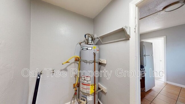 Building Photo - 6621 Bancroft Ave