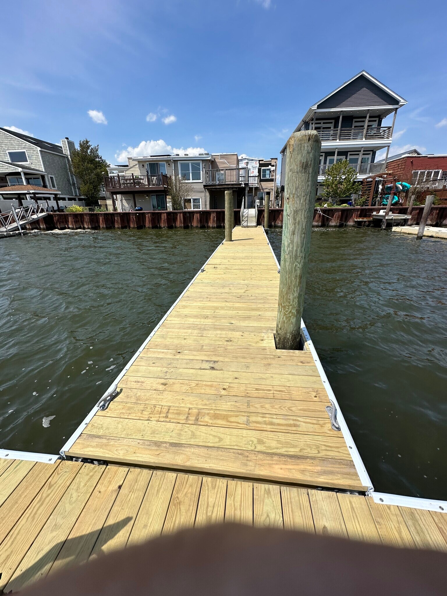 Building Photo - 1658 W Riverside Dr