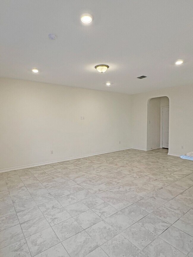 Building Photo - Contemporary Living in Seguin – Over 2,400...