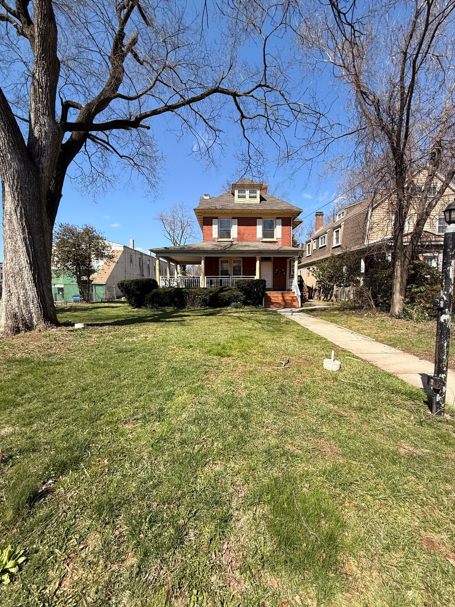 Building Photo - 1605 DeKalb St