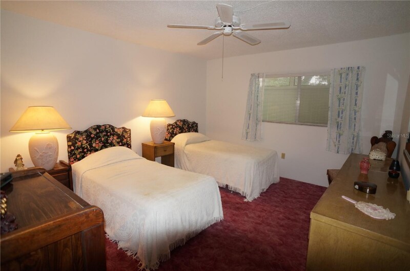 Building Photo - 1406 Arrowhead Cir W