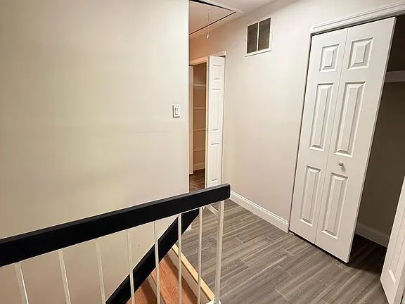 Building Photo - Welcome to this beautifully updated 3-bedroom, 2 full-bath 1400 sqft of modern living space.