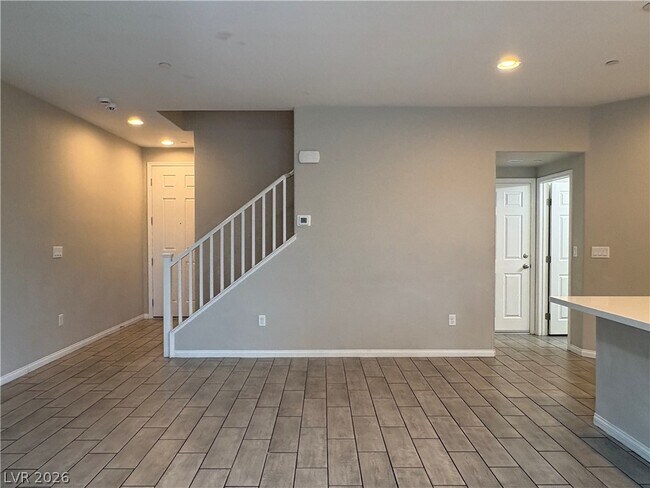 Building Photo - 6583 Dove Pt Pl