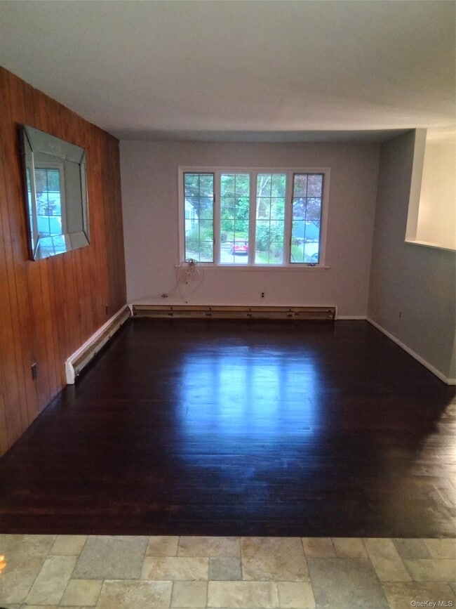 Building Photo - 8 Hickory Ln