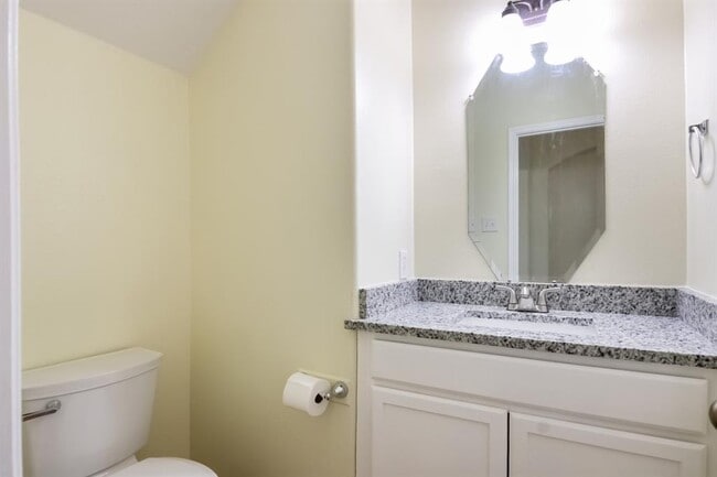 Building Photo - 6614 Surrey Meadow Ct