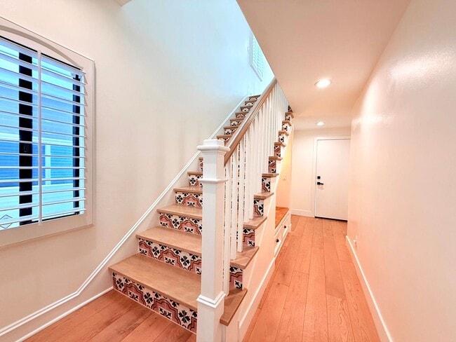 Building Photo - Fantastic 2-Story Home 3 bed 2.5 bath with backyard in Prime Golden Hills-Redondo Beach