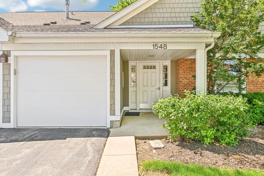 Primary Photo - 1548 7 Pines Rd