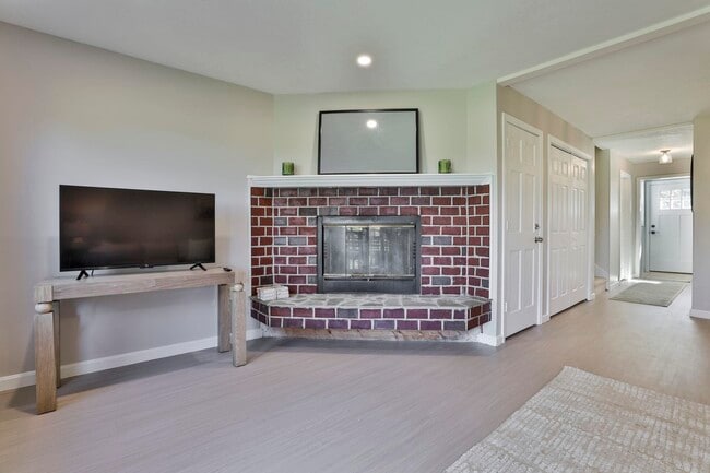 Building Photo - 6 Veterans Rd