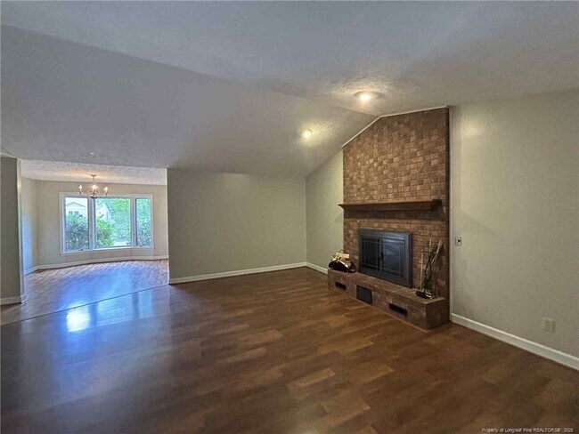 Building Photo - 8043 Canterbury Cir