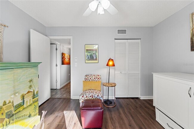 Building Photo - 300 S Florida Ave