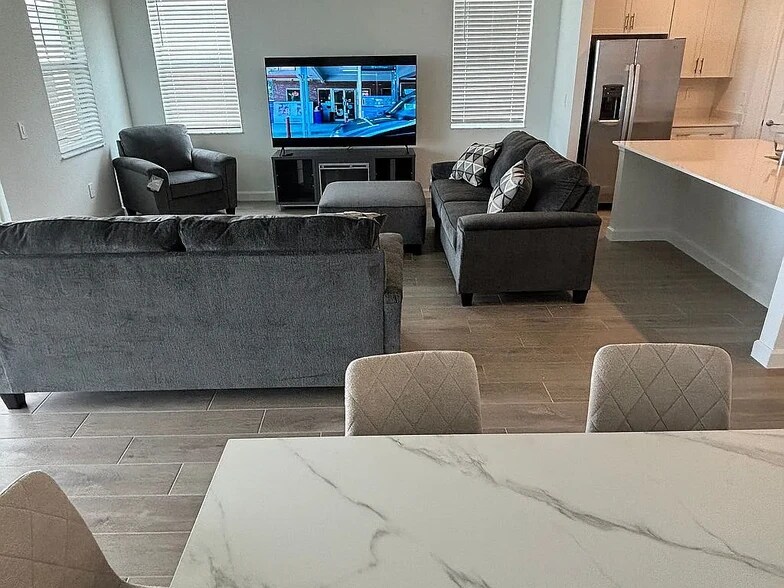 Building Photo - 8256 Shore Lake Dr