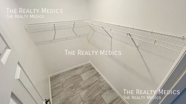 Building Photo - 1247 San Matio St