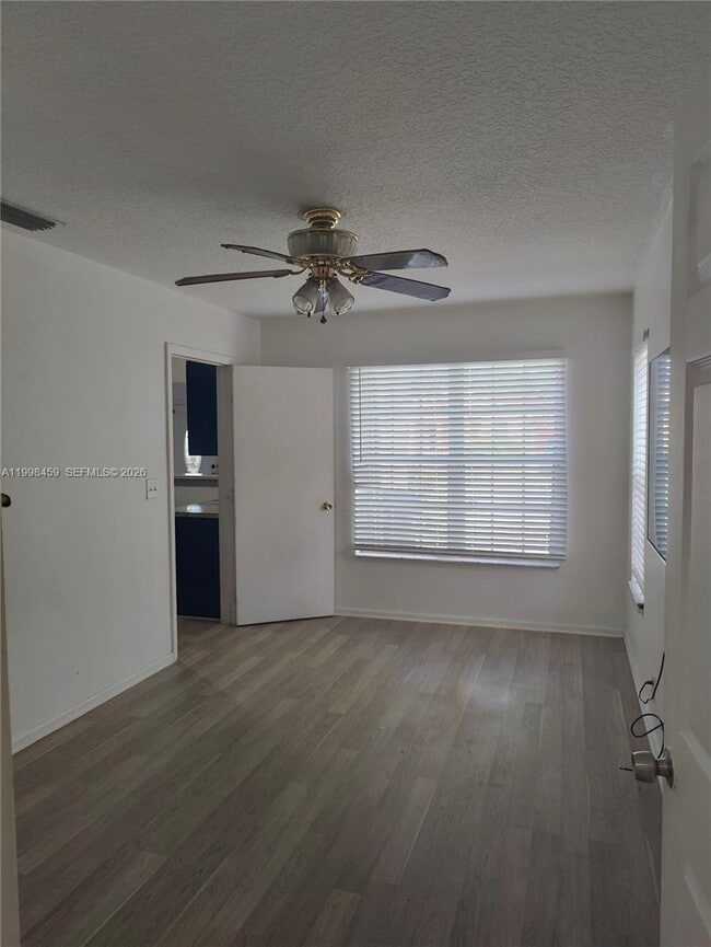 Building Photo - 1139 Freshwater Lakes Dr