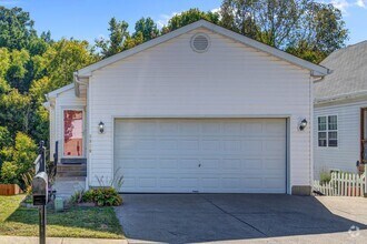 Building Photo - Beautiful 3 bedroom 2 bathroom in Fern Creek
