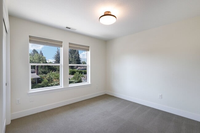 Building Photo - DESIRABLE CRESTON-KENILWORTH / CORNER LOT, LUXURY 4 BEDROOM, TWO EN-SUITES W/FULL BATHS