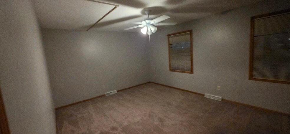 Building Photo - 5885 Callaway Cir