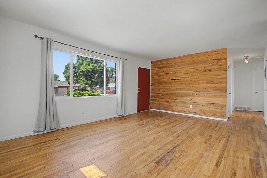 Building Photo - 6675 W Arizona Ave
