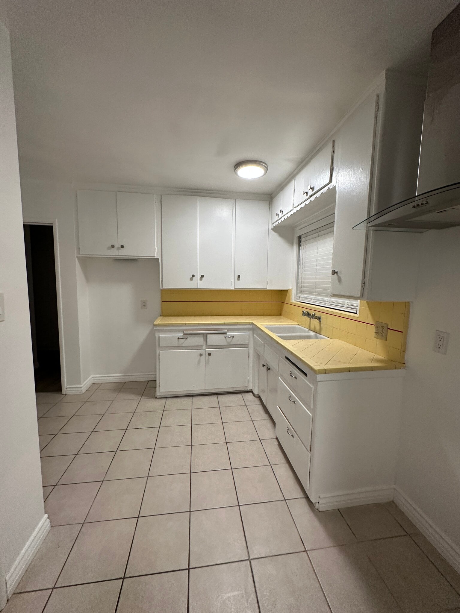 Building Photo - 10418 El Rancho Dr