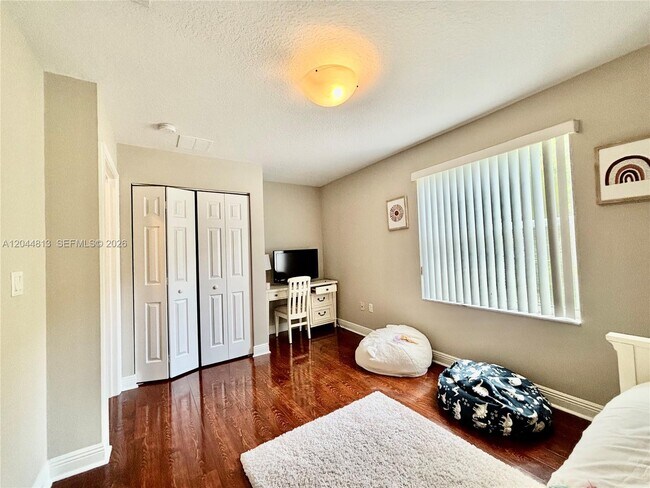 Building Photo - 9109 Dupont Pl