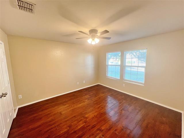 Building Photo - 321 Briar Oaks Dr