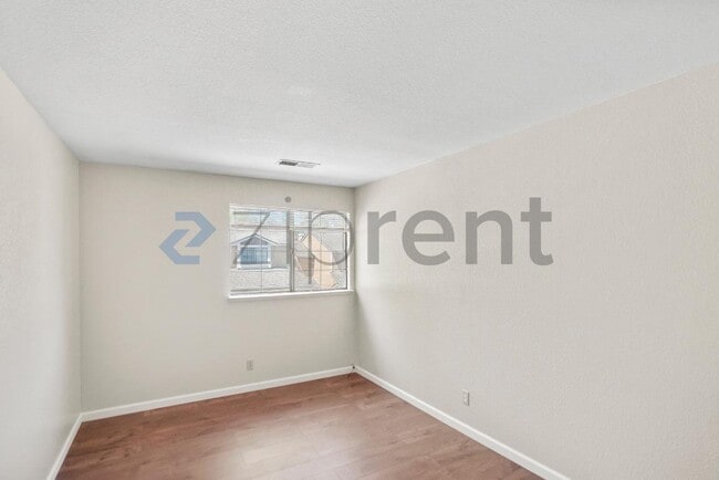 Building Photo - 1225 Oak Hill Ct