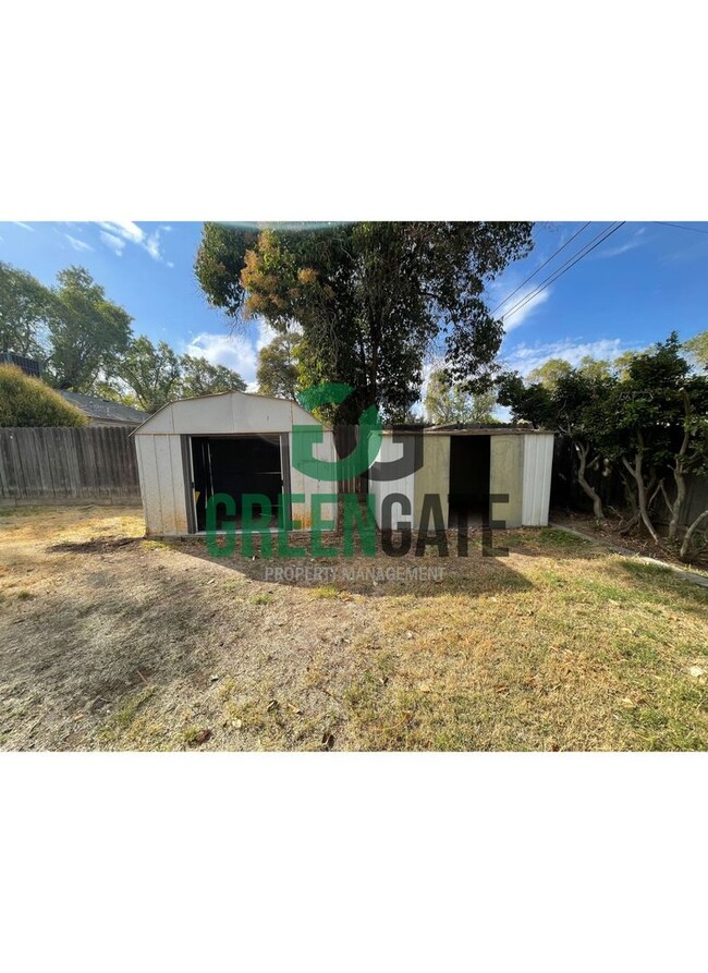 Building Photo - 3 BEDROOM 1 BATH HOME IN MODESTO!!