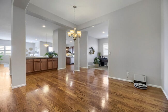 Building Photo - 15625 Carob Cir