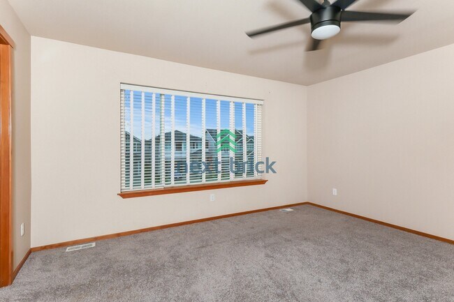 Building Photo - Stunning Bothell 5-Bedroom with flexible bonus room