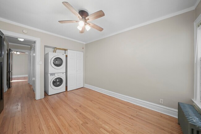 Building Photo - 306 S Kenilworth Ave