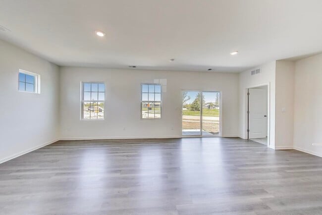 Building Photo - 6443 Juniper Dr