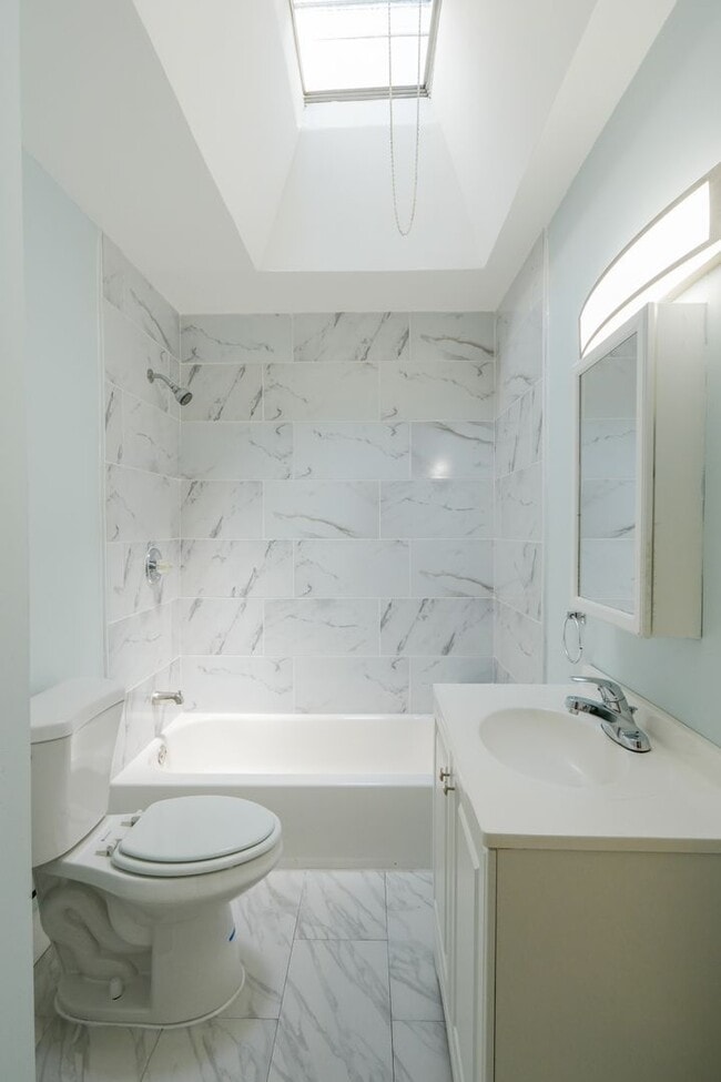 Building Photo - Move-In Ready 3BR/1BA South Philly Rowhome with In-Unit Laundry — 2 or 3BR Housing Choice Voucher...