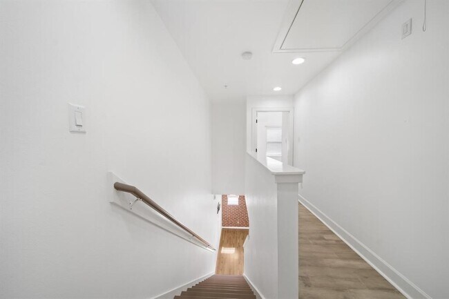 Building Photo - 7650 Springhill St