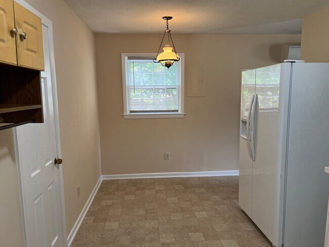 Building Photo - 717 Grove Ave