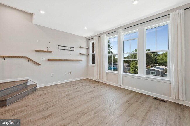 Building Photo - 2820 Dart Dr