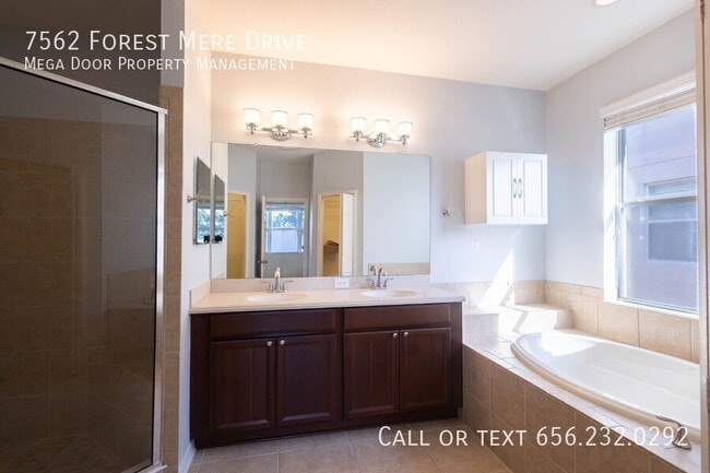 Building Photo - 7562 Forest Mere Dr