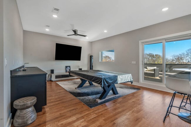 Building Photo - 1909 Hailey Ave