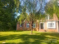 Building Photo - 3405 Erinbrook Ln