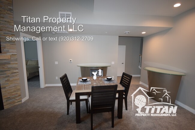 Building Photo - 681 N Waldoch Dr
