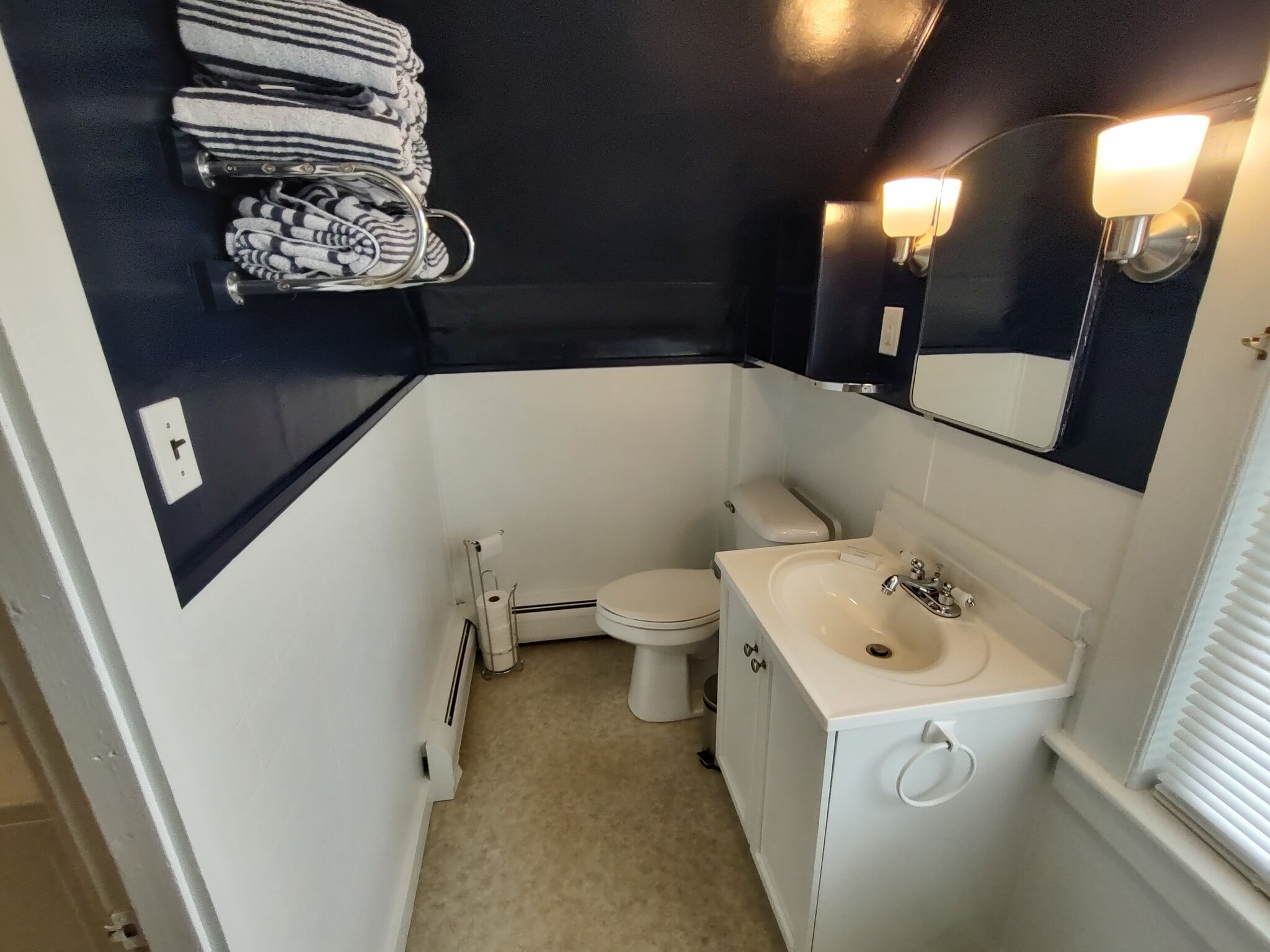 Building Photo - 8 Russell St